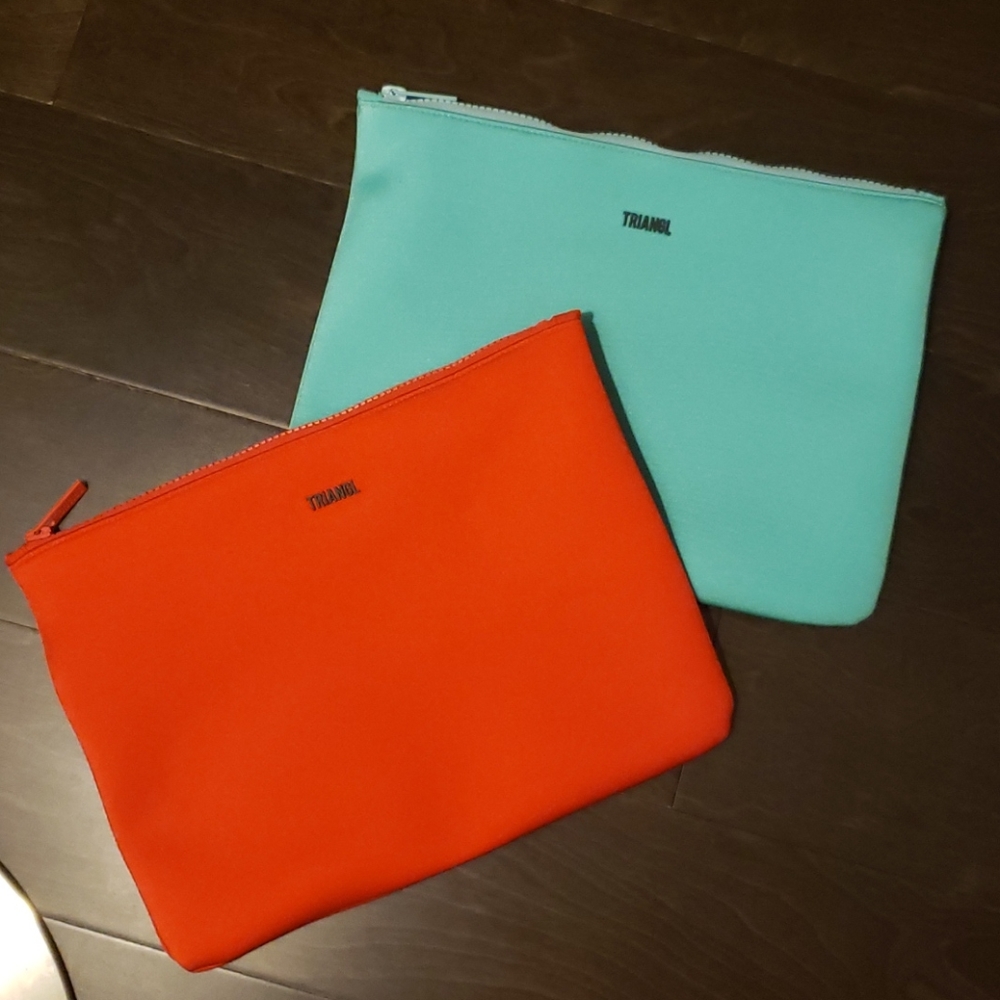 (2) TRIANGL neoprene zipper pouches